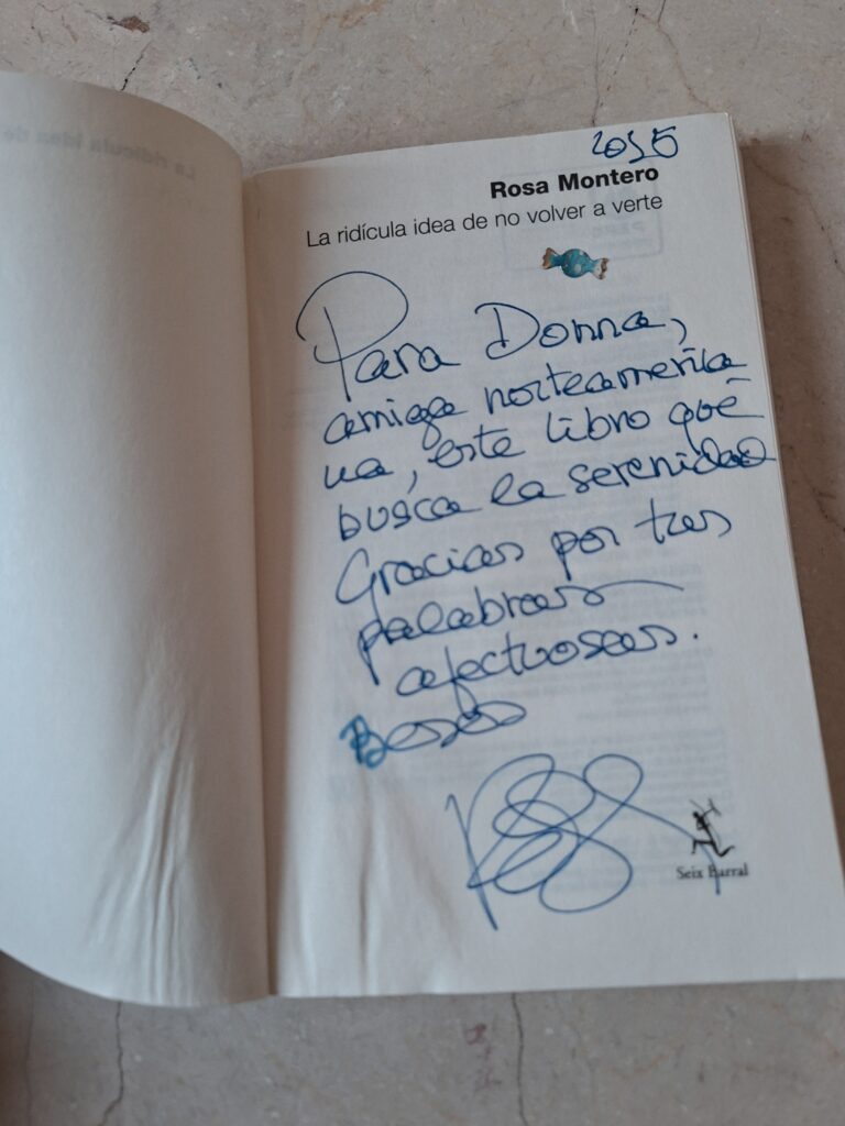 Inscription by author Rosa Montero on inside page of a book.